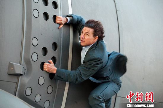阿汤哥《碟中谍5》拒绝替身 无装备潜水360秒(图)