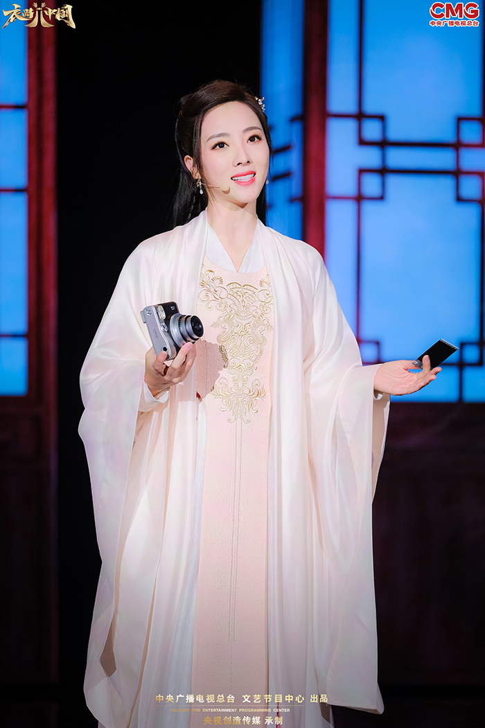 李思思:不追随、不依附成就女性之美
