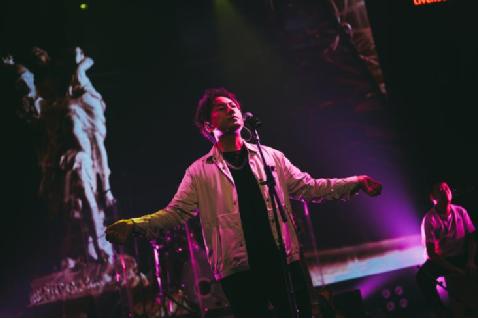 海来阿木唱作新曲《西楼儿女》上线,歌叙游子人生引网友感怀